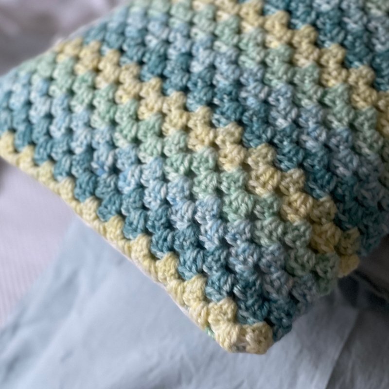 moutty Le coussin crochet Simone