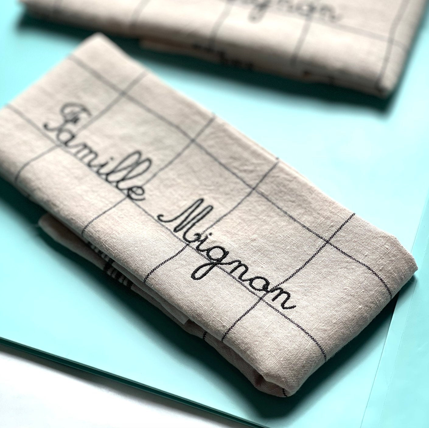 Torchon personnalisé en lin avec broderie prénom initiales Image