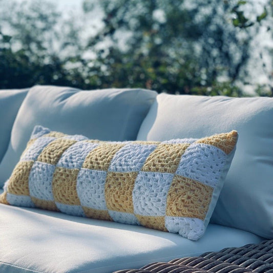 moutty Le coussin crochet Monica