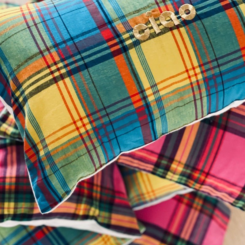 moutty Le coussin madras bleu / broderie amour LE COUSSIN MADRAS BRODÉ