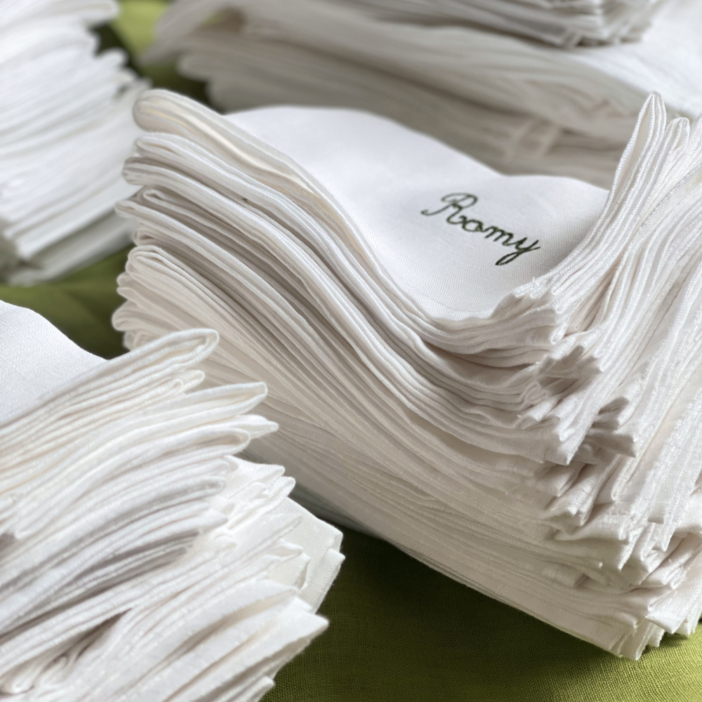 PERSONALISIERTE STOFFSERVIETTE MIT DEN VORNAMEN IHRER GÄSTE – HOCHZEIT