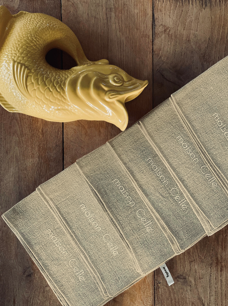 Set de table personnalisé en lin broderie prénom texte logo