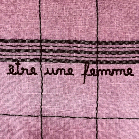 moutty Torchon le parisien - Buvard - "être une femme"