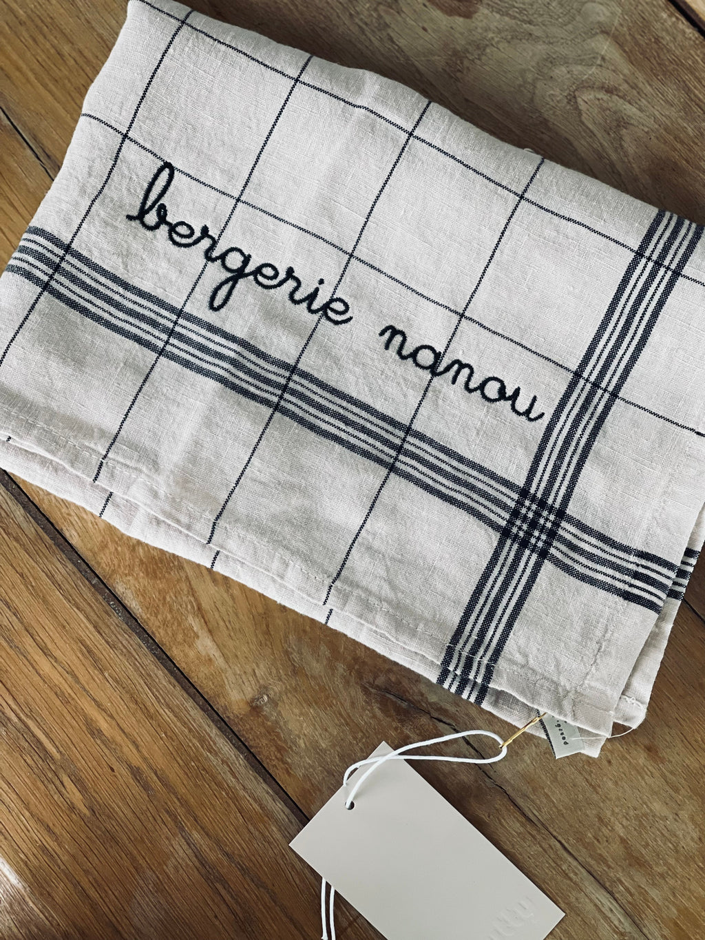 Torchon personnalisé en lin avec broderie prénom initiales
